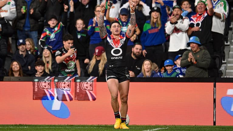 Charnze Nicoll-Klokstad Scores Four Tries As Warriors Beat Cowboys 38-20