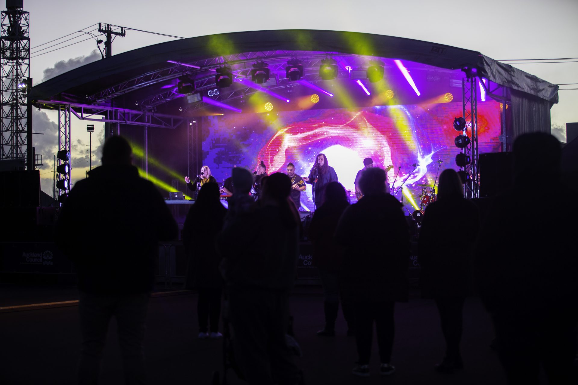 Te Korakora Closes Auckland Matariki Festival At Queens Wharf With Free Kai Music And Performance