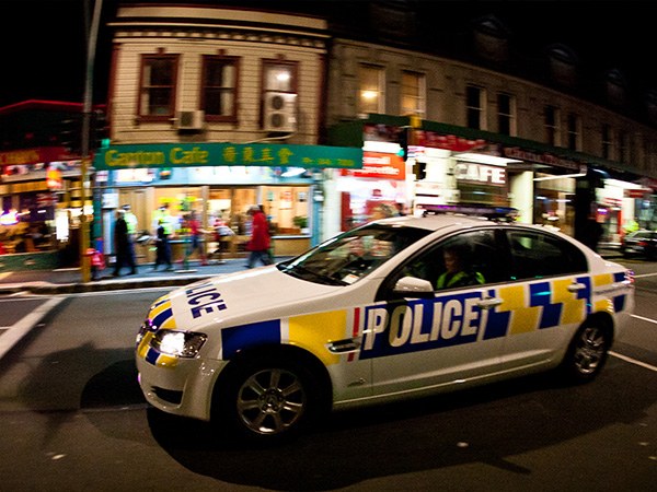 Three Kings Bar Robbery Leaves Patron Injured As Police Seek Six Offenders